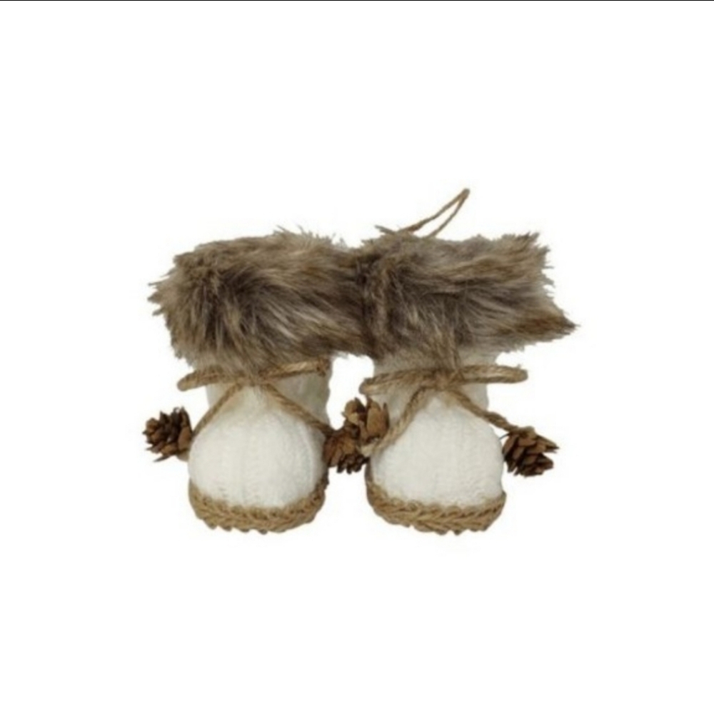 Wooly Fur Winter Boots Ornament Bag Charm - 2021 REALISTIC LOOK & FEEL BNWT